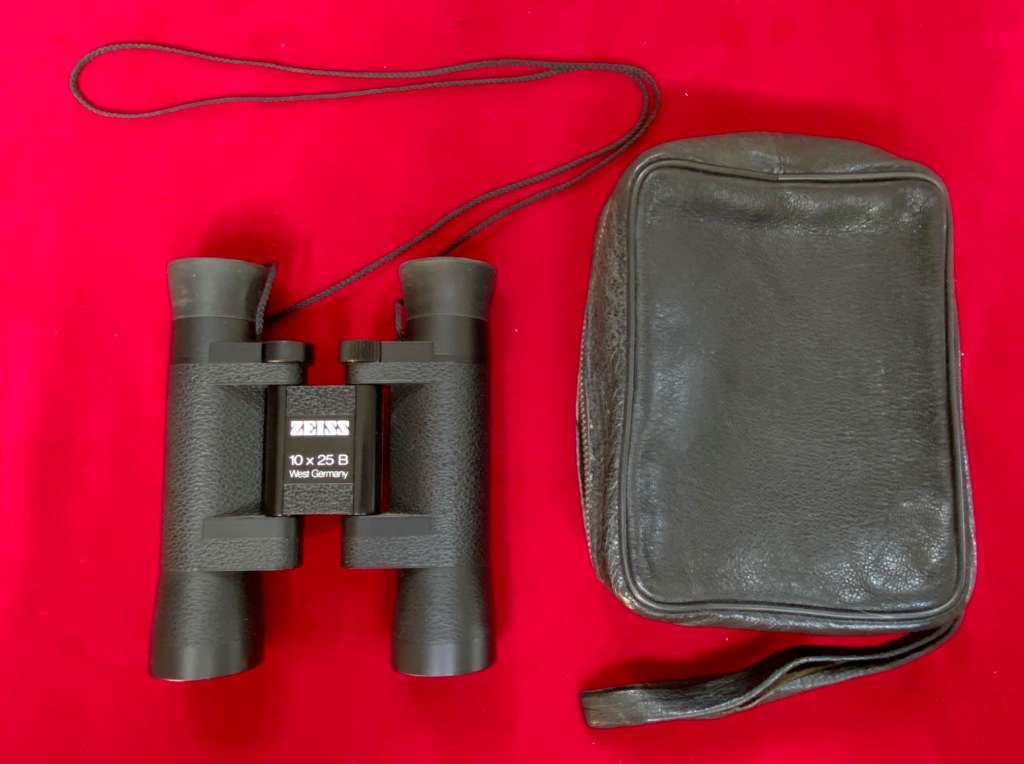 ZEISS 10x25B Binoculars , made in West Germany incl. leather case,in very good condition