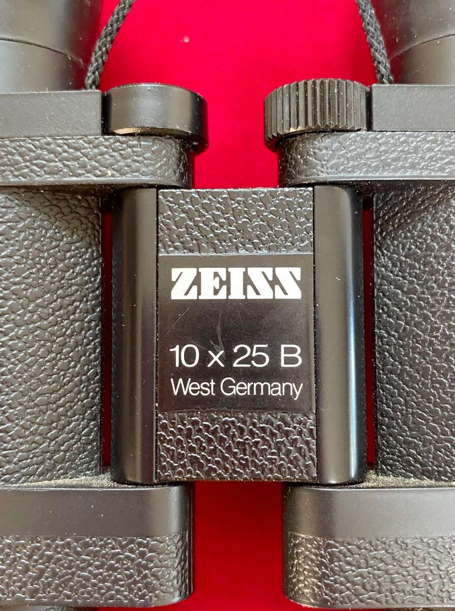 ZEISS 10x25B Binoculars , made in West Germany incl. leather case,in very good condition