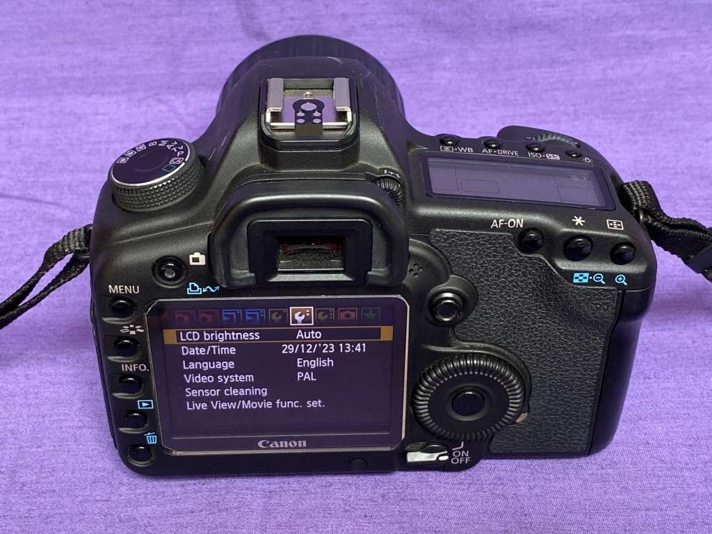 CANON EOS 5D MARK II digital camera (Full Frame) + Canon Lens EF 35-135USM,only 12598 Shutter Counts