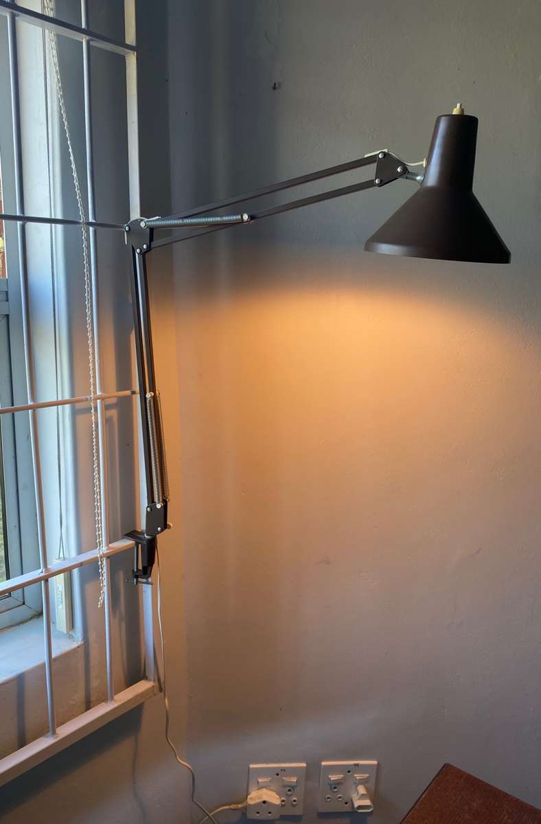 Vintage Retro Office desk lamp, from the 60s / 70s, collectors item, is working, colour is brown