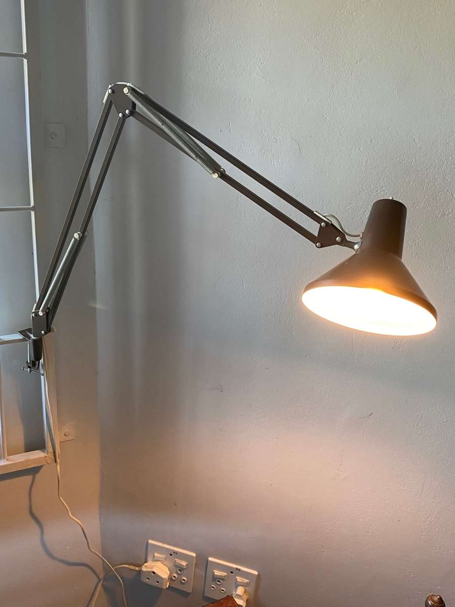Vintage Retro Office desk lamp, from the 60s / 70s, collectors item, is working, colour is brown