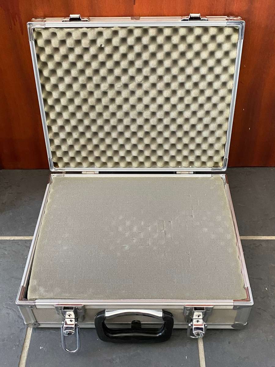 Aluminium Case, 40cmx31cmx14cm, briefcase, for Video or Photo Camera, from Germany, with brand on