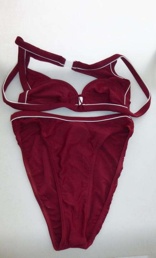 ADIDAS BIKINI FOR GIRL / WOMAN   SIZE: D: 38 F: 40 GB: 34 US: M COLOUR: DARK RED