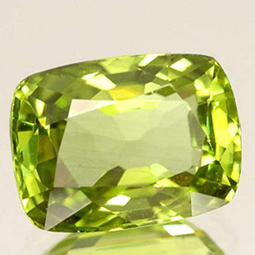 HIGH VALUE *** Peridot *** 7.2 x 5.1mm