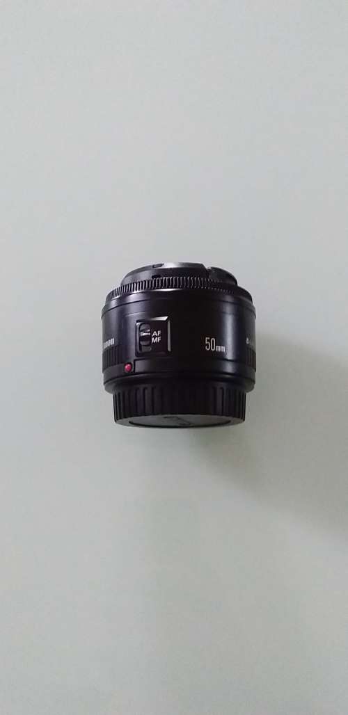 Canon 50mm 1:1.8 prime lens