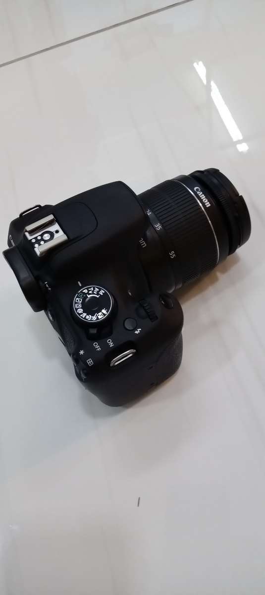 Canon 1200D slr camera