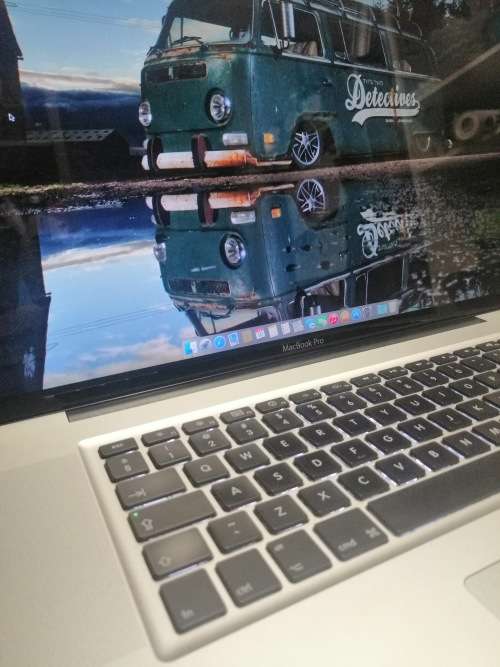 Macbook Pro 17nch 500gb hdd 16gb ram i7