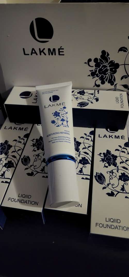 Lakme foundation bid per box of 12 pieces......Please read....