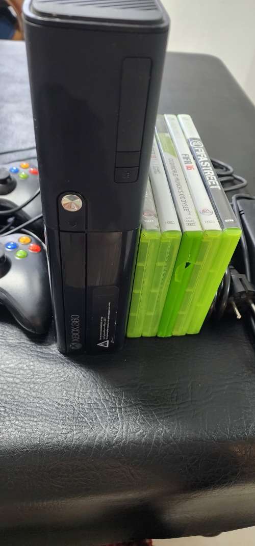 XBOX + 5 Games