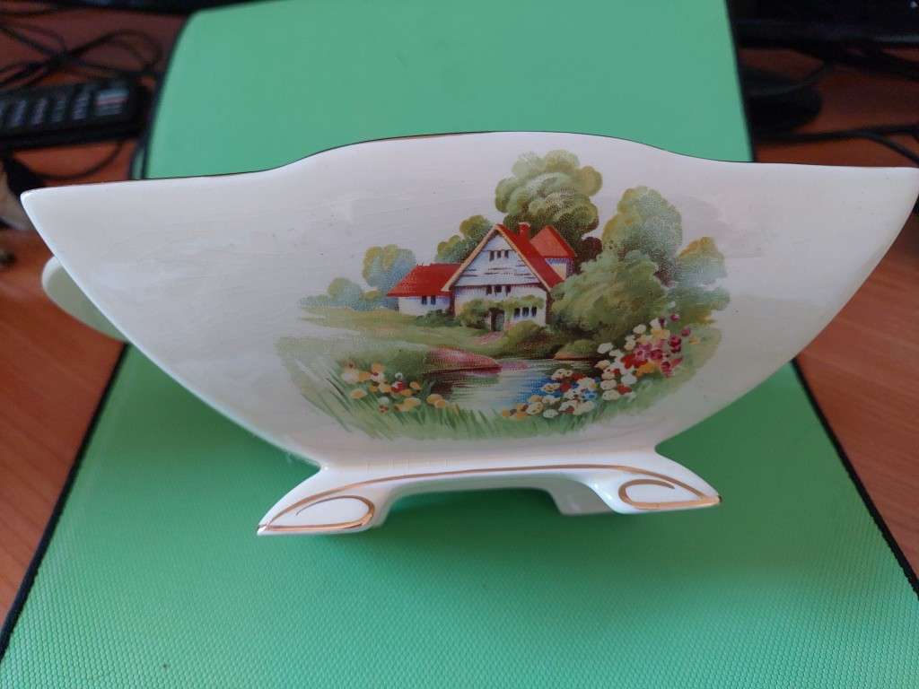 Royal Winton Grimwades Red Cottage  Sweet or Nut bowl