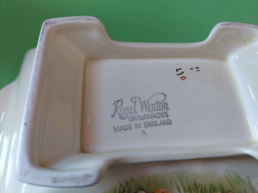 Royal Winton Grimwades Red Cottage  Sweet or Nut bowl