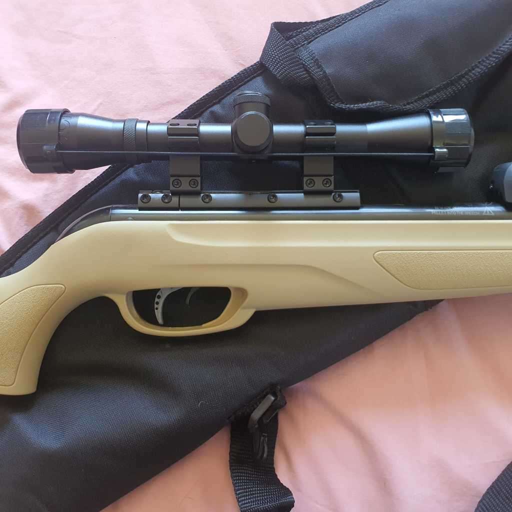 Gamo Replay 10 Maxxim Desert Air Rifle with Rifle Scope, Bag and Pellets