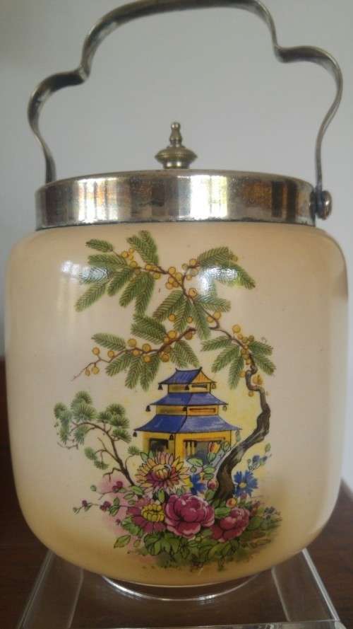 Delightful Japanese inspired biscuit barrel