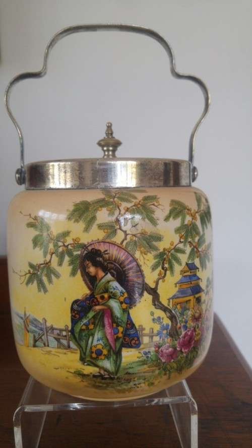 Delightful Japanese inspired biscuit barrel
