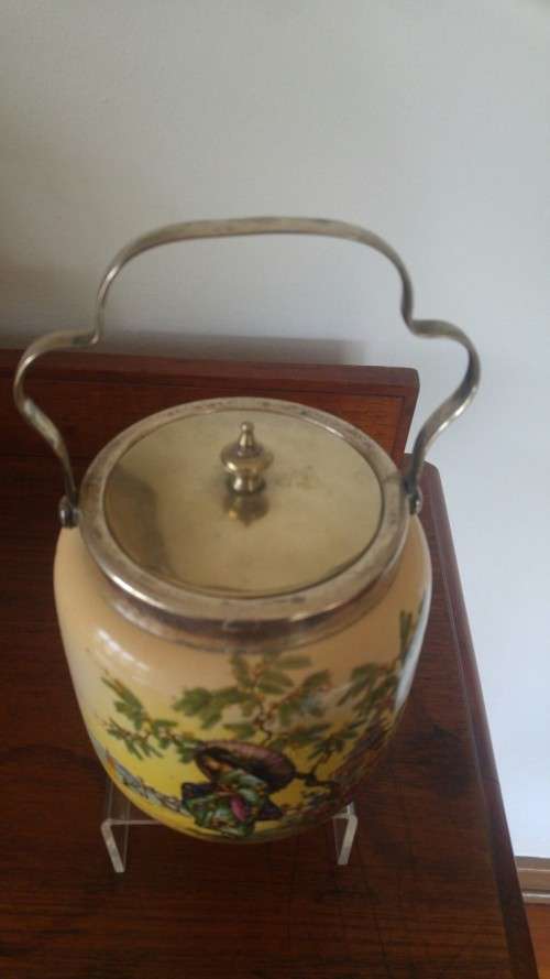 Delightful Japanese inspired biscuit barrel