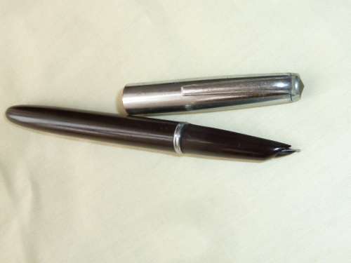 RARE HOWARD Fountain Pen  in Good working Condition