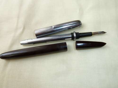 RARE HOWARD Fountain Pen  in Good working Condition