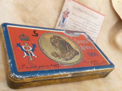 WW1 CHOCOLATE TIN given to South African Troops from Queen Victoria SCARCE + Booklet