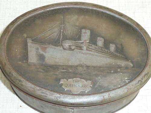 Ultra Scarce QUEEN  MARY  Toffee Tin  of 1930's
