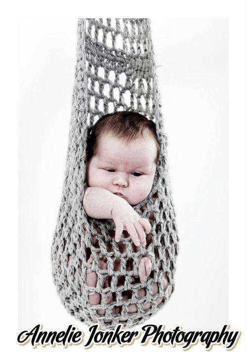 Crafty Stuff: Crochet Baby Photo Props..STORK POUCH