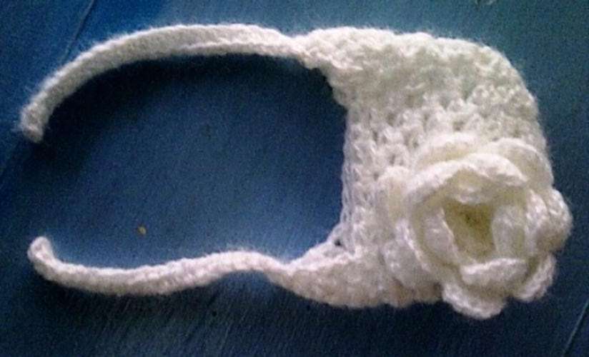 Crafty Stuff: Crochet Baby Fluffy White Earflap Hat, with extra large flower