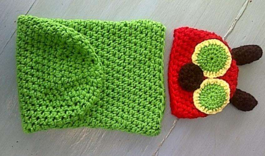 Crafty Stuff: Crochet Worm Cocoon set Photo Prop