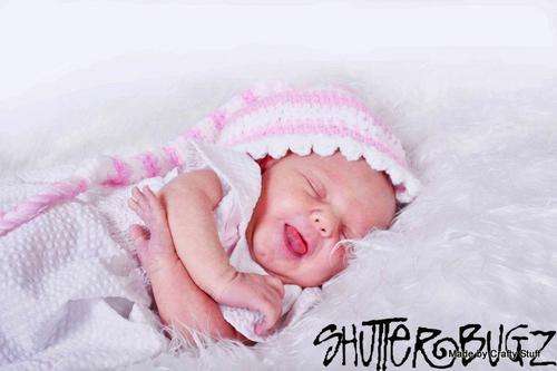 Crafty Stuff: Crochet Baby Pixie Hat Pink and White