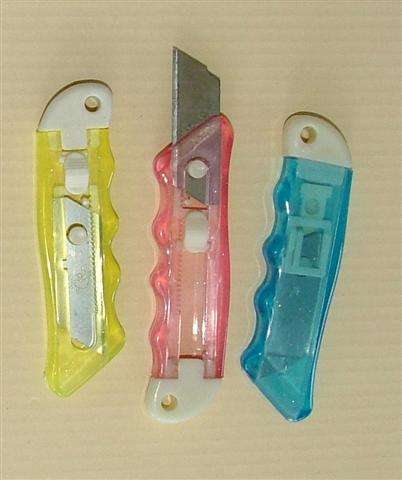 Crafty Stuff:   Cute little Craft Knife