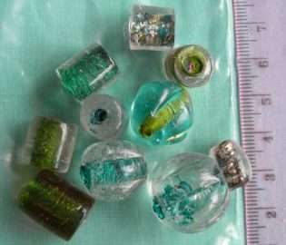 Crafty Stuff:   Indian Glass Beads x 10 Green