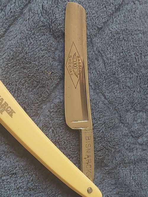 Cut Throat straight Razor, Strop & oil stone