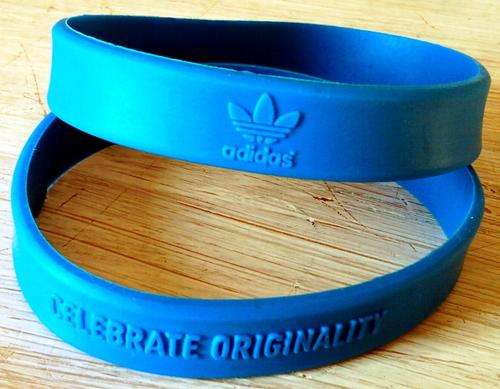 ADIDAS ORIGINALS - Collector's item - Blue rubber bracelet "Celebrate Originality"