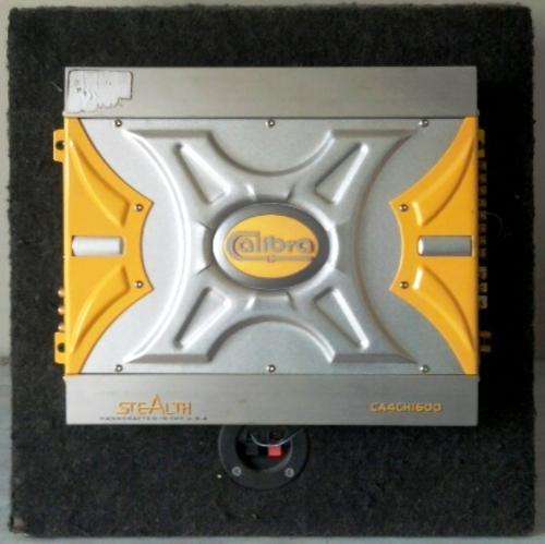 Calibra Stealth 1600W 4 chanels Amp + Calibra Stealth 1600W Subwoofer + box - Ready to plug in