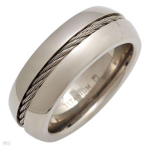Terrific Brand New Gentlemens Ring Beautifully Crafted in Titanium. Total item weight 6.1g - Size 11