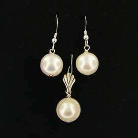Natrural white Pearl Earings and Pendant Set. Sterling Silver.