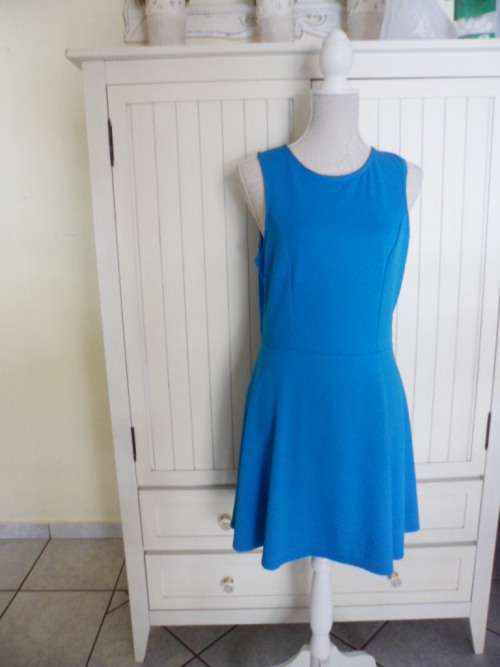 - Vibrant Turquoise Summer Dress -
