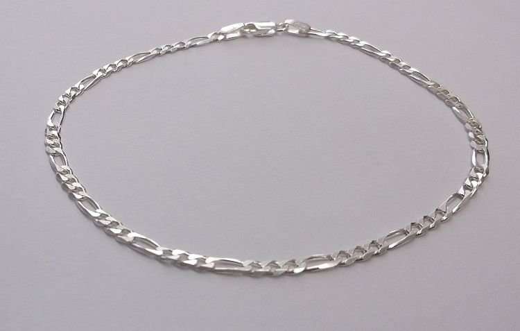 A STERLING SILVER BRACELET