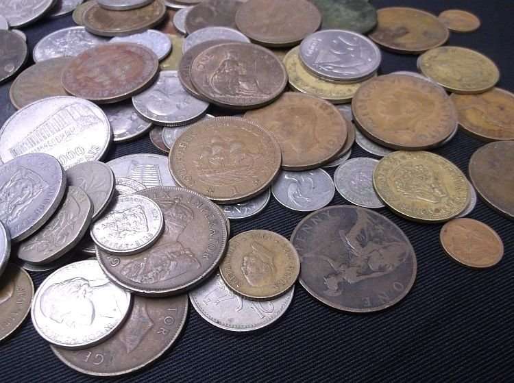 100 COINS FROM ALL AROUND THE WORLD ....MAJORITY SOUTH AFRICAN....BID PER COIN TO TAKE ALL