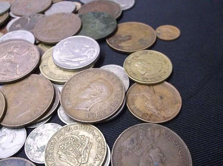 100 COINS FROM ALL AROUND THE WORLD ....MAJORITY SOUTH AFRICAN....BID PER COIN TO TAKE ALL