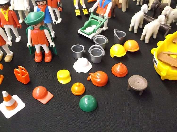 AWESOME DEAL !!! VINTAGE PLAYMOBIL FIGURES AND ACCESSORIES - OVER 200 PIECES