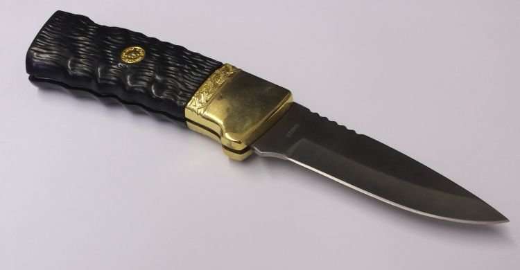 BIG 5...." RHINO "....COLLECTORS KNIFE....GREAT BLADE...GOOD WEIGHT...AWESOME GIFT...