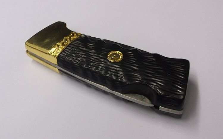BIG 5...." CAPE BUFFALO "....COLLECTORS KNIFE....GREAT BLADE...GOOD WEIGHT...AWESOME GIFT...