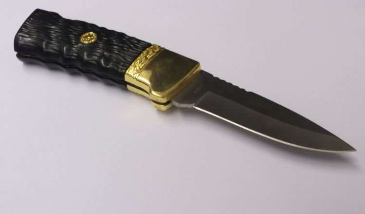 BIG 5...." CAPE BUFFALO "....COLLECTORS KNIFE....GREAT BLADE...GOOD WEIGHT...AWESOME GIFT...