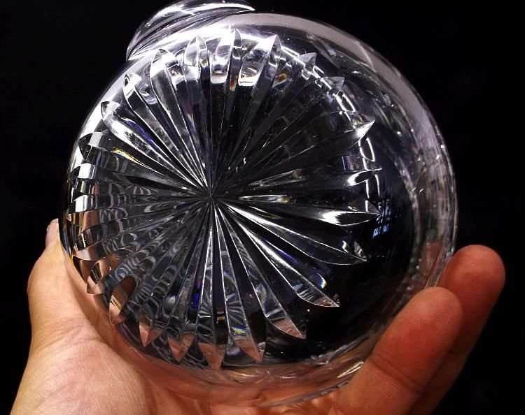 A BEAUTIFUL LARGE CRYSTAL GLASS JUG / PITCHER BY WEBB GORBETT ENGLAND ...EXCELLENT CONDITION !!!!!!!