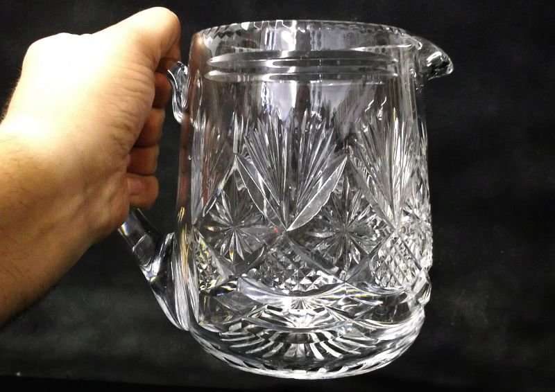 A BEAUTIFUL LARGE CRYSTAL GLASS JUG / PITCHER BY WEBB GORBETT ENGLAND ...EXCELLENT CONDITION !!!!!!!