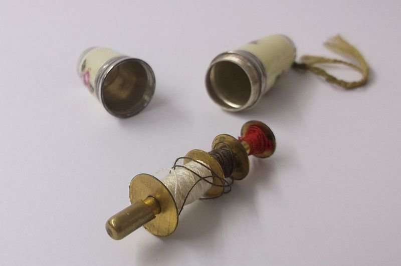 WOW !!! A BEAUTIFUL RARE OLD STERLING SILVER AND ENAMEL ETUI WITH SEWING CONTENTS ...AMAZING !!!!!!!