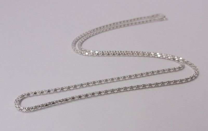 A STUNNING STERLING SILVER NECKLACE WITH A GOOD SIZE STERLING SILVER LOCKET ...WOW !!! GREAT DEAL !!