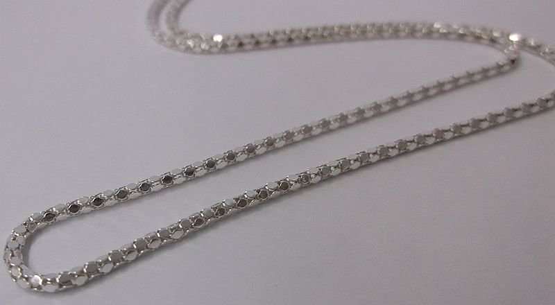 A STUNNING STERLING SILVER NECKLACE WITH A GOOD SIZE STERLING SILVER LOCKET ...WOW !!! GREAT DEAL !!