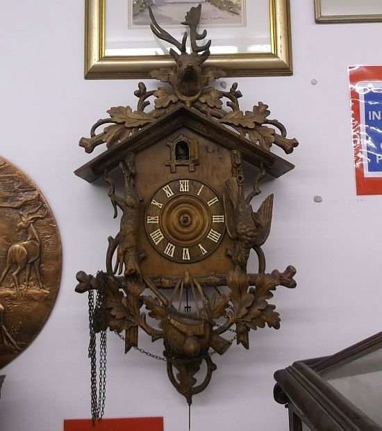 BIG HIGHLY DETAILED OLD GERMAN CUCKOO CLOCK - NEEDS PARTS / SERVICE