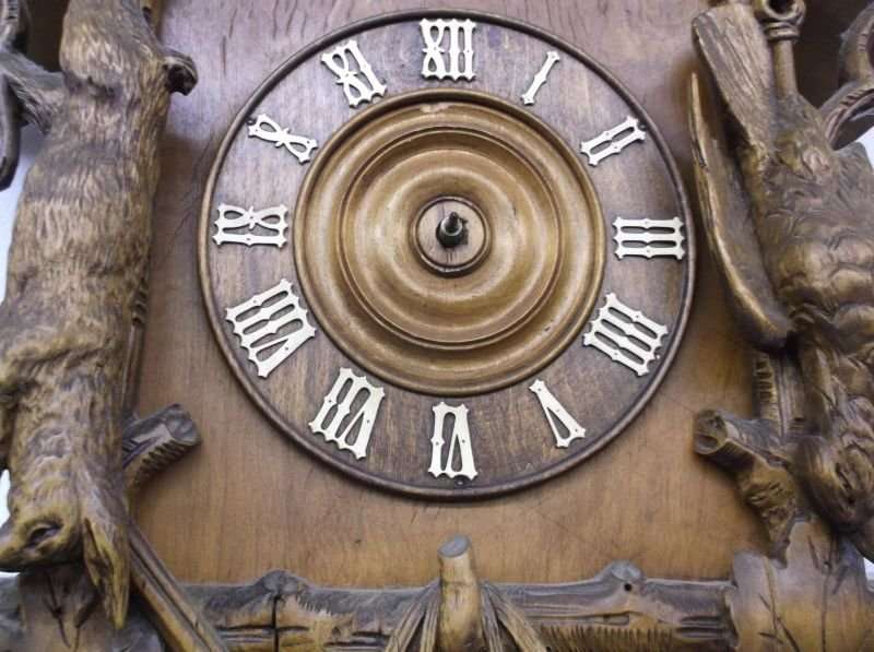 BIG HIGHLY DETAILED OLD GERMAN CUCKOO CLOCK - NEEDS PARTS / SERVICE