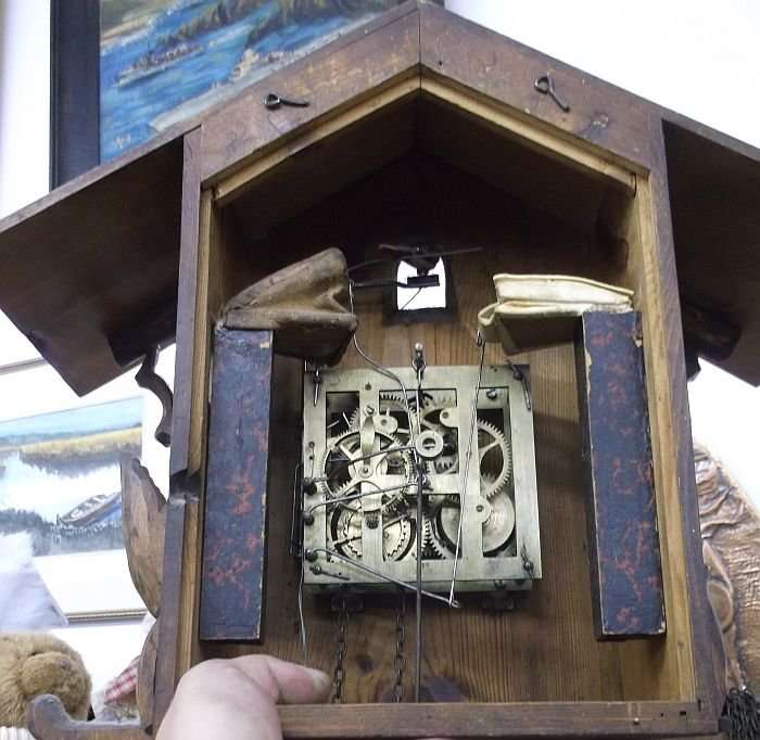 BIG HIGHLY DETAILED OLD GERMAN CUCKOO CLOCK - NEEDS PARTS / SERVICE